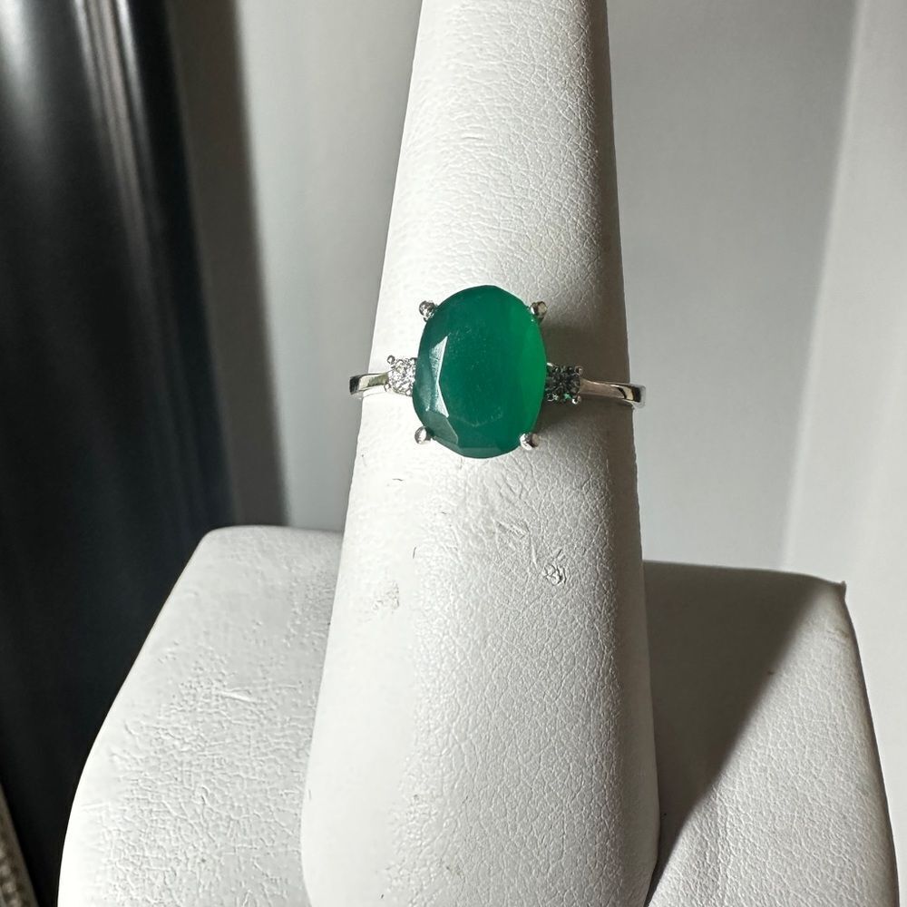 NWOT faceted, oval cut Chrysoprase w/ accent cz diamonds in sterling silver ring